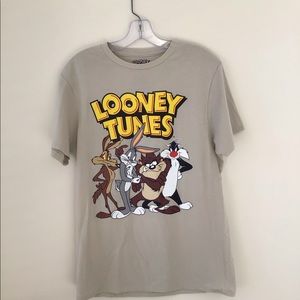 Looney Tunes Graphic Tshirt